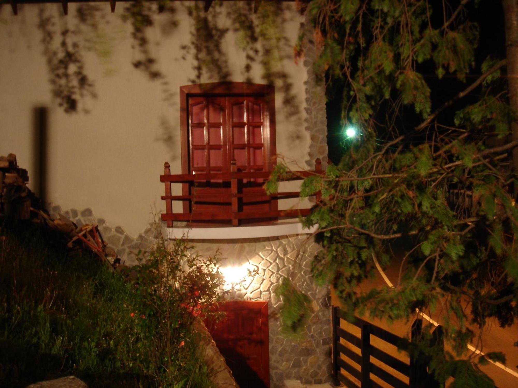 Rem'S Pension Risnov Exterior photo