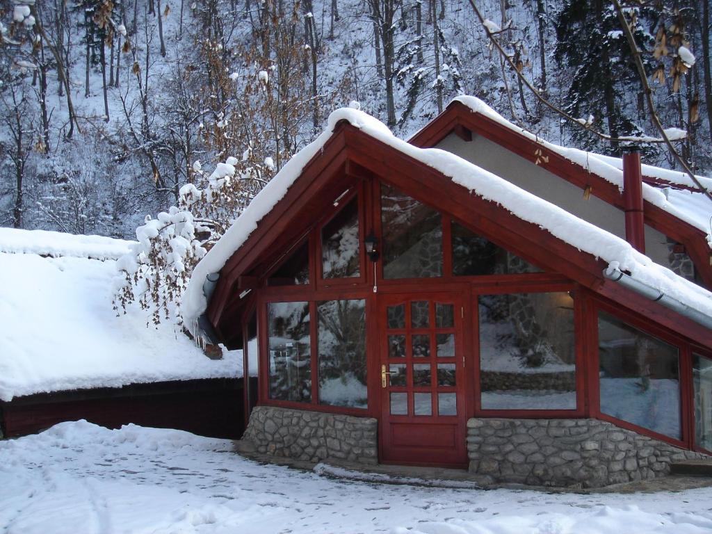 Rem'S Pension Risnov Exterior photo